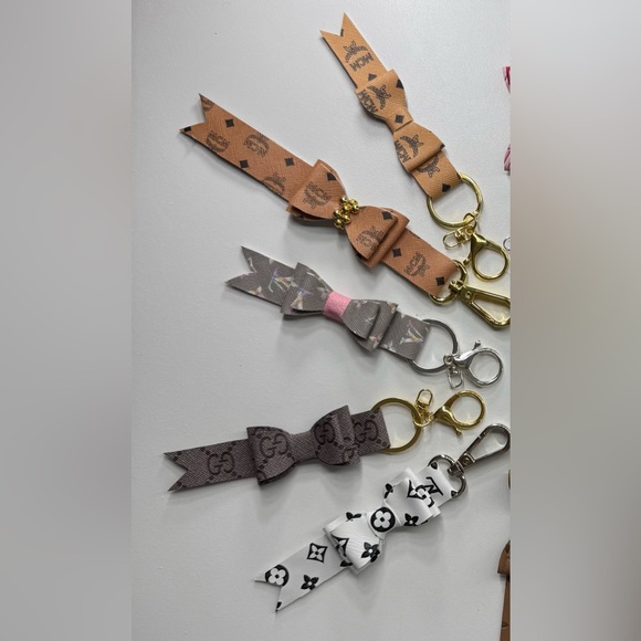 Handmade fashion keychain - Picture 2 of 4